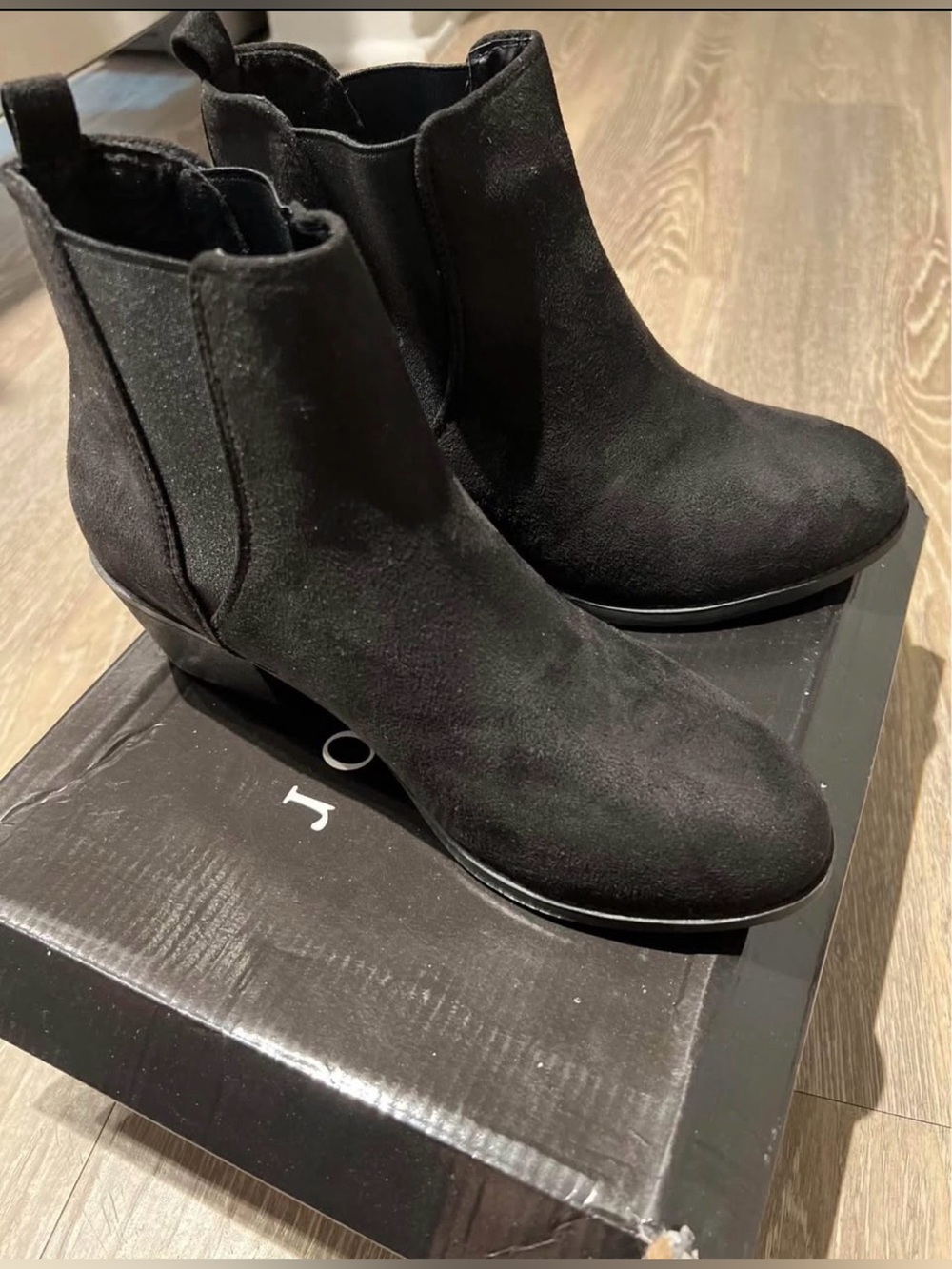 New Windsor Black Suede Ankle boots size 7